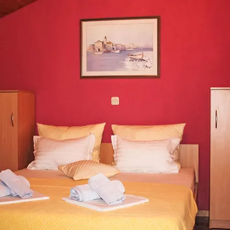 Silvia-4 By Interhome