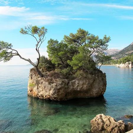 Silvia-4 By Interhome *