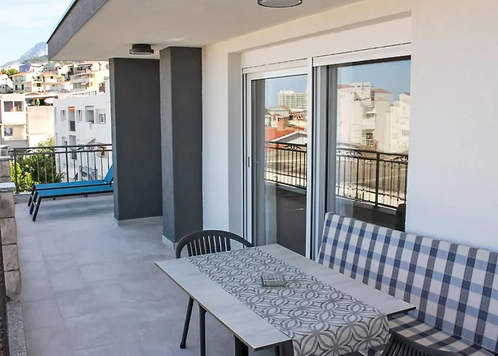 Apartman Silvia-4 By Interhome Makarska